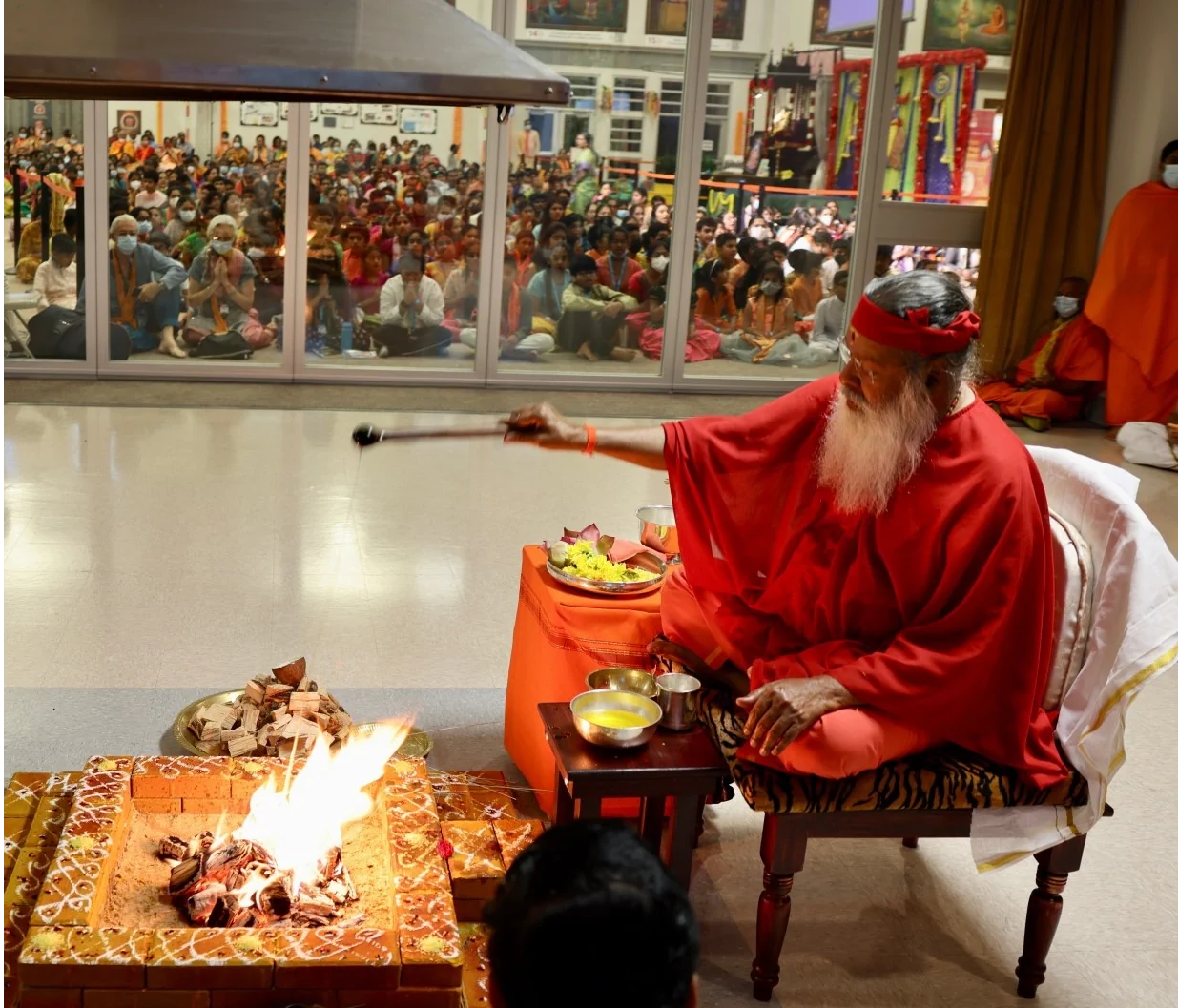 Sri Swamiji performing a homa
